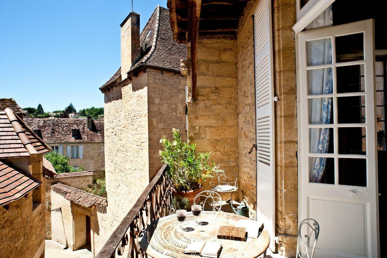 Appartements Les Suites Sarladaises Сарла-ла-Канеда Екстериор снимка