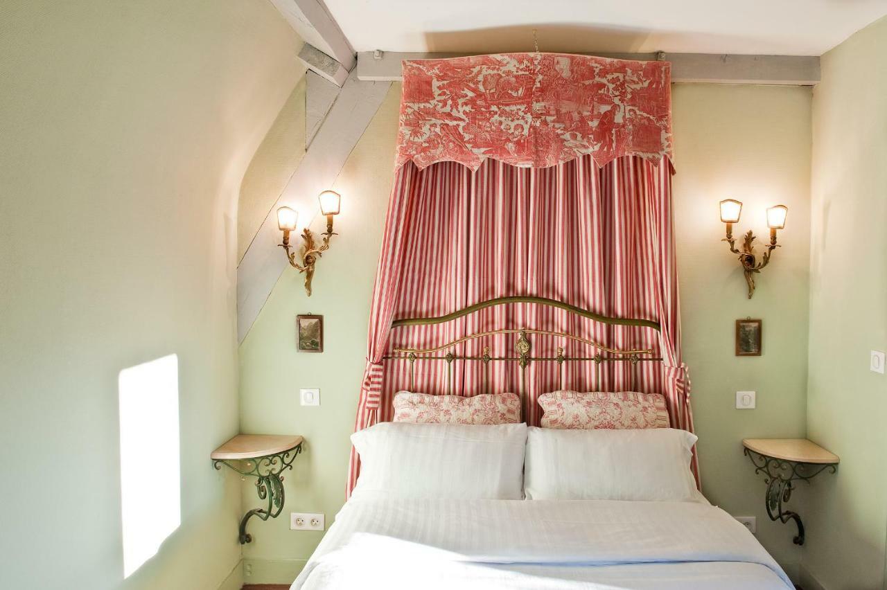Appartements Les Suites Sarladaises Сарла-ла-Канеда Екстериор снимка