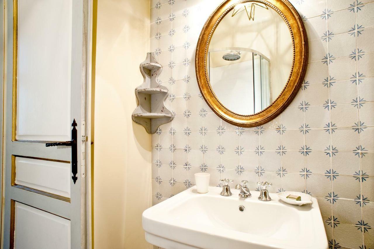 Appartements Les Suites Sarladaises Сарла-ла-Канеда Екстериор снимка